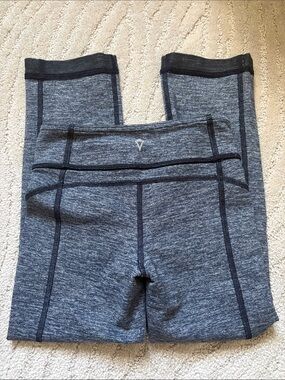 Ivivva by Lululemon straight leg legging in slub denim reversible